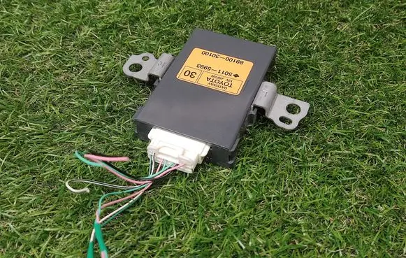 Lexus GS 250 350 300H 450H Gateway control module 8910030100