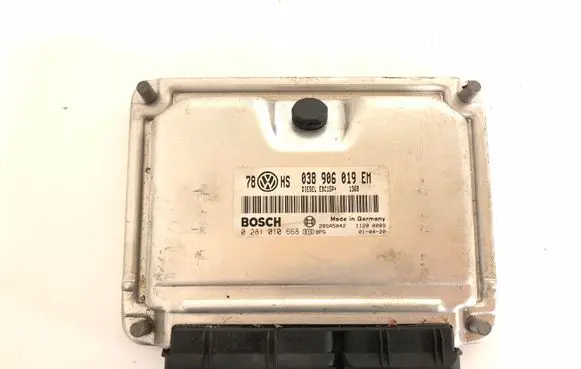 Volkswagen PASSAT B5.5 Engine control unit/module 0281010668 038906019EM