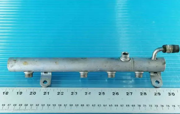 Mercedes-Benz E W211 Fuel distributor A6420700495