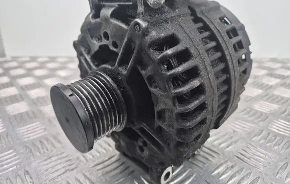 Mercedes-Benz E W211 Generator/alternator A0131547002 0121715015 L1X14M25