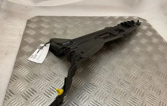 Tesla Model S Bumper support mounting bracket corner 100927200F