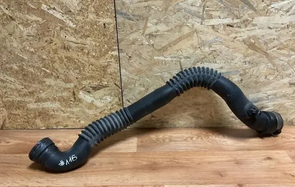 BMW 5 E60 E61 Intercooler hose/pipe 7803748 58300015
