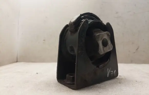 Toyota Corolla Verso AR10 Engine mount bracket 123610R010