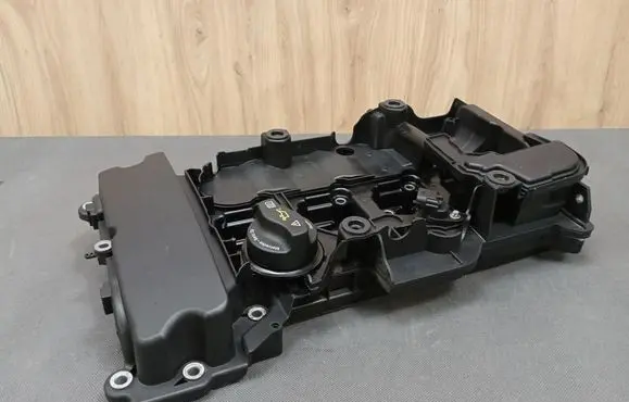 Mercedes-Benz E A207 Other cylinder head part 2710101730 A2710101730