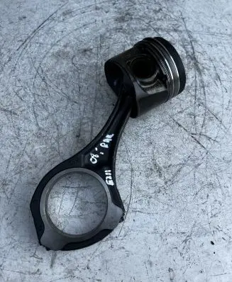 Mercedes-Benz E W211 Piston with connecting rod 0830923