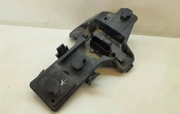 Volkswagen Touran I Tail light bulb cover holder 1T0945257D