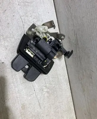 Audi A4 S4 B9 Tailgate/trunk/boot lock/catch/latch 8W9827505A