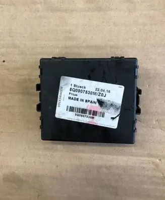 Volkswagen PASSAT B8 Gateway control module 5Q0907530M