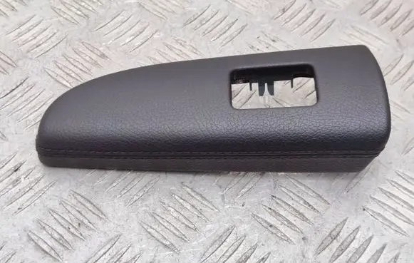 Mercedes-Benz S W221 Rear door window switch trim A2217302089
