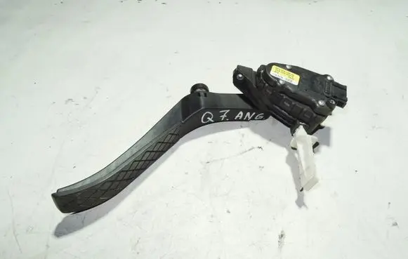 Audi Q7 4L Accelerator throttle pedal 7L0723507C