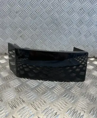 Volvo XC90 Rear/tail light trim molding 30698134