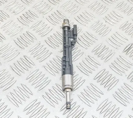 BMW 1 F20 F21 Fuel injector 7597870 0261500109