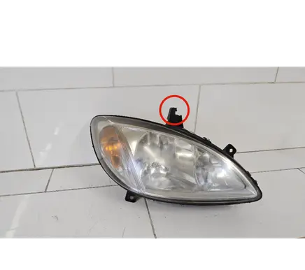 Mercedes-Benz Vito Viano W639 Headlight/headlamp 24670400