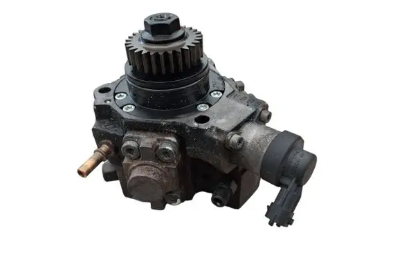 Nissan X-Trail T32 Fuel injection high pressure pump 0445010404