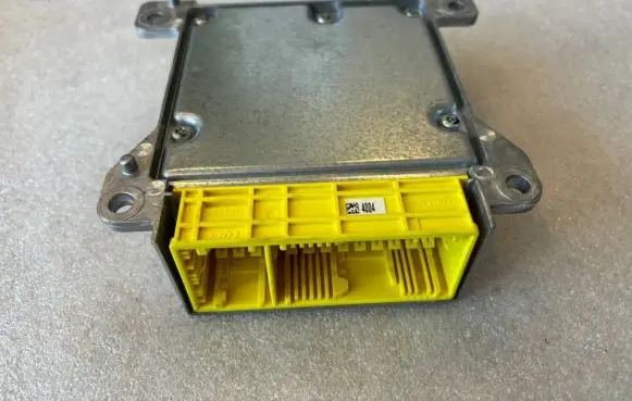 Mercedes-Benz C W204 Airbag control unit/module A2048706826 T0TJF22302901C4