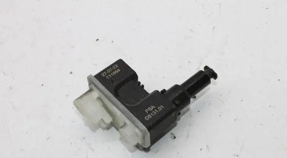 Peugeot 2008 II Fuel tank cap lock 