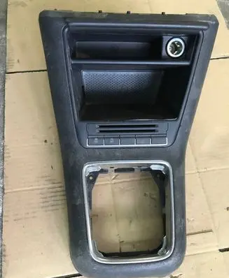 Volkswagen Golf Plus Other center console (tunnel) element 5m1863487