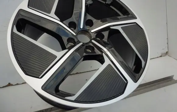 Audi e-tron R20 alloy rim 4J3601025H