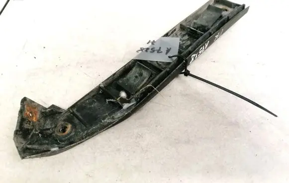 Front bumper mounting bracket