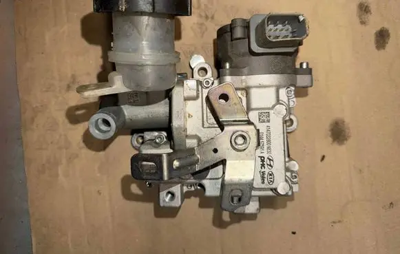 Hyundai Kona I Clutch fluid reservoir/tank 4147032800 014457591A