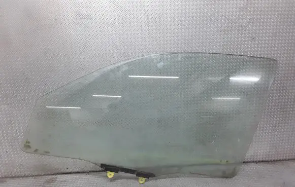 Mitsubishi Outlander Front door window glass four-door