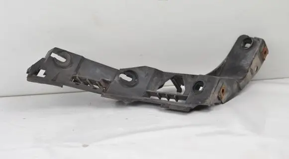 Rear bumper mounting bracket