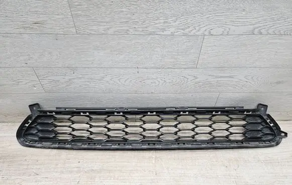 Hyundai i30 Front bumper lower grill 86561G4DA0