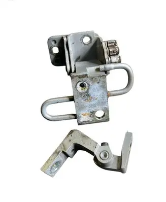 Audi A4 S4 B6 8E 8H Front door lower hinge 8e0831412