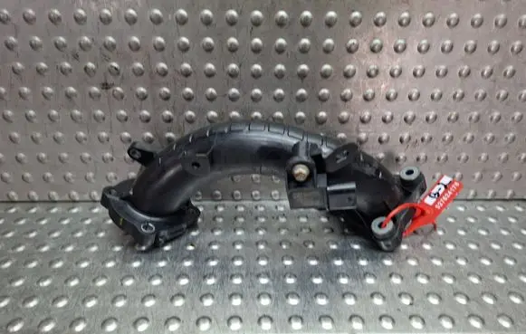 Peugeot 208 II Air intake hose/pipe S27624178 9813294880