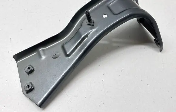 Volkswagen PASSAT B8 USA Fender mounting bracket 561821135C