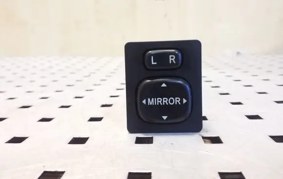 Toyota Corolla Verso AR10 Wing mirror switch 183574