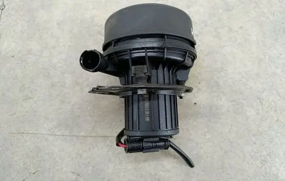 BMW 3 E46 Secondary air pump 
