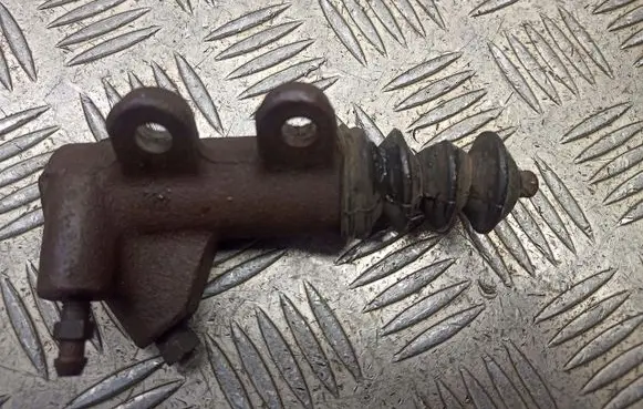 Toyota Auris 150 Clutch release bearing slave cylinder 