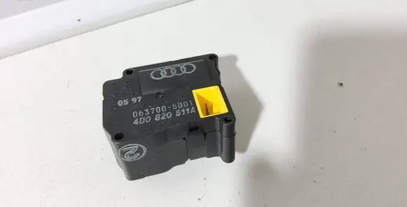 Audi A8 S8 D2 4D Air flap motor/actuator 4D0820511A 0637005001