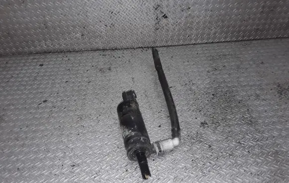 BMW 5 E39 Windscreen/windshield washer pump