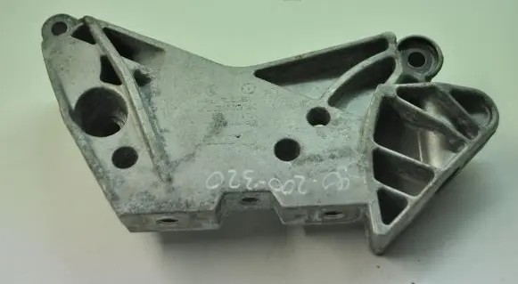 Audi A3 S3 8V Engine mounting bracket 06J199207P