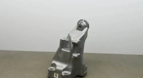 Mercedes-Benz C W205 Engine mounting bracket A6512234304