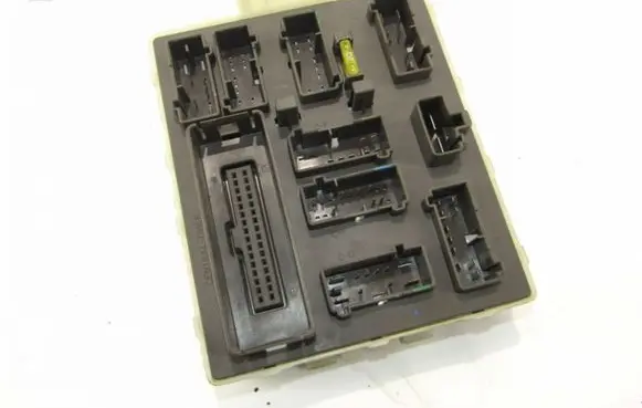 Ford Focus Fuse module 2M5T14A073AB