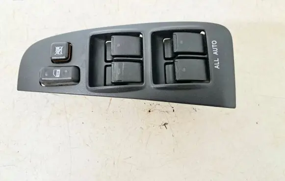 Toyota Avensis T250 Electric window control switch