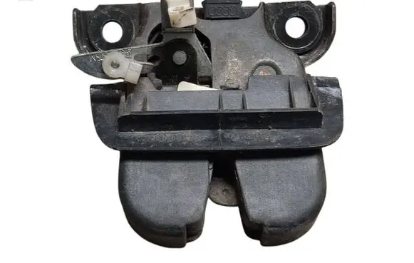 Audi A6 S6 C5 4B Tailgate/trunk/boot lock/catch/latch 4B9827520