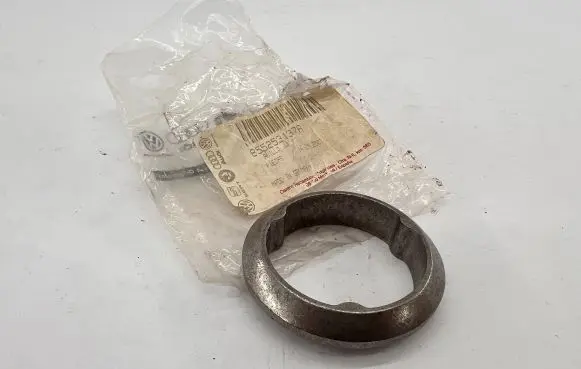 Volkswagen Golf III Muffler pipe connector clamp 855253137A 14082007 1P1EZAS