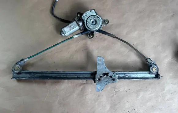 Opel Agila A Front door window regulator motor 