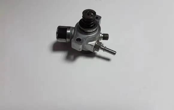 Subaru Forester SK Fuel injection high pressure pump 16625AA070