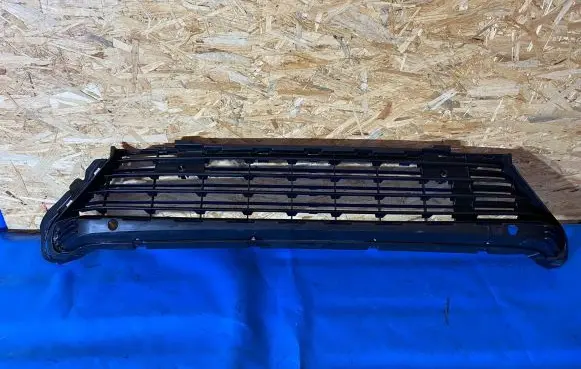 Opel Combo E Front bumper lower grill 9818196480 9818196780