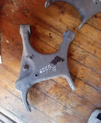 Rear upper control arm/wishbone