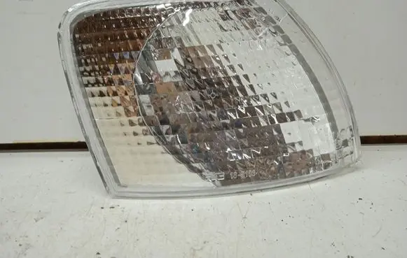 Volkswagen PASSAT B5 Front indicator light 185103B