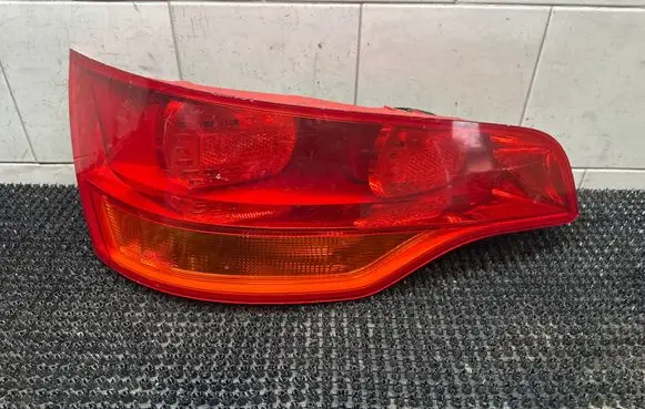 Audi Q7 4L Rear/tail lights 4L0945093