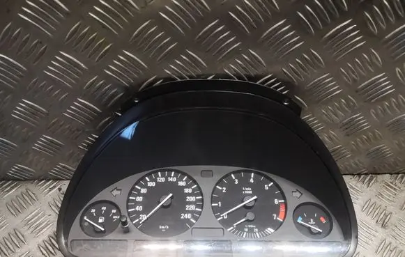 Speedometer (instrument cluster)