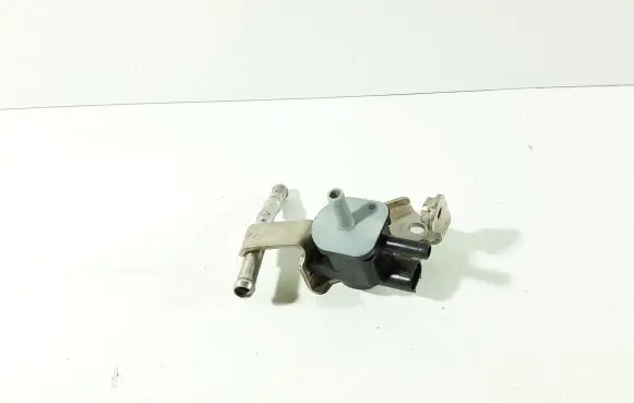 Toyota C-HR I Vacuum valve 9091012276 1362007010 2012165