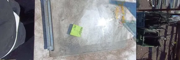 Ford Transit Front door window glass four-door 1212121223